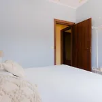 Divina فيلة مارينا دي مانكافيسا