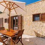 Divina Villa *
