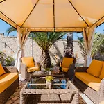 Divina Villa *